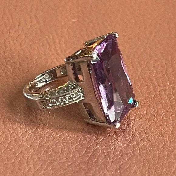 Purple CZ Costume Cocktail Ring - Picture 3 of 9